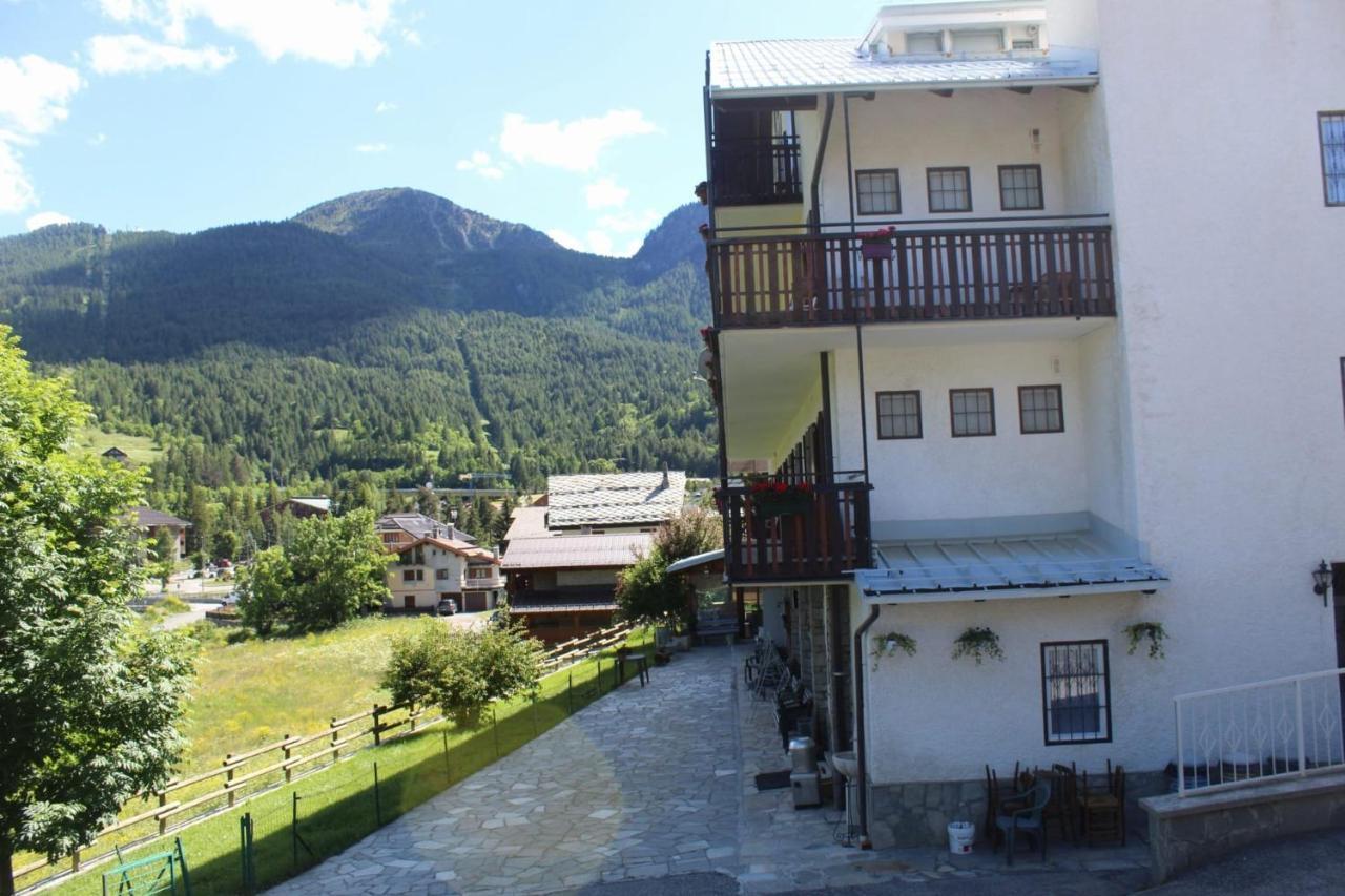 Hotel Casa Per Ferie Beatorosaz à Césane Extérieur photo