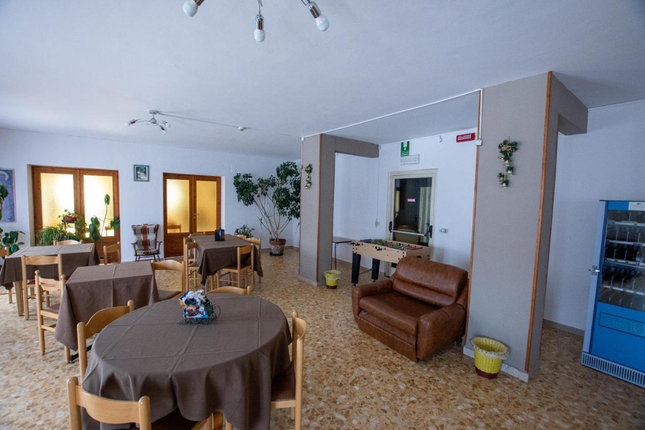 Hotel Casa Per Ferie Beatorosaz à Césane Extérieur photo