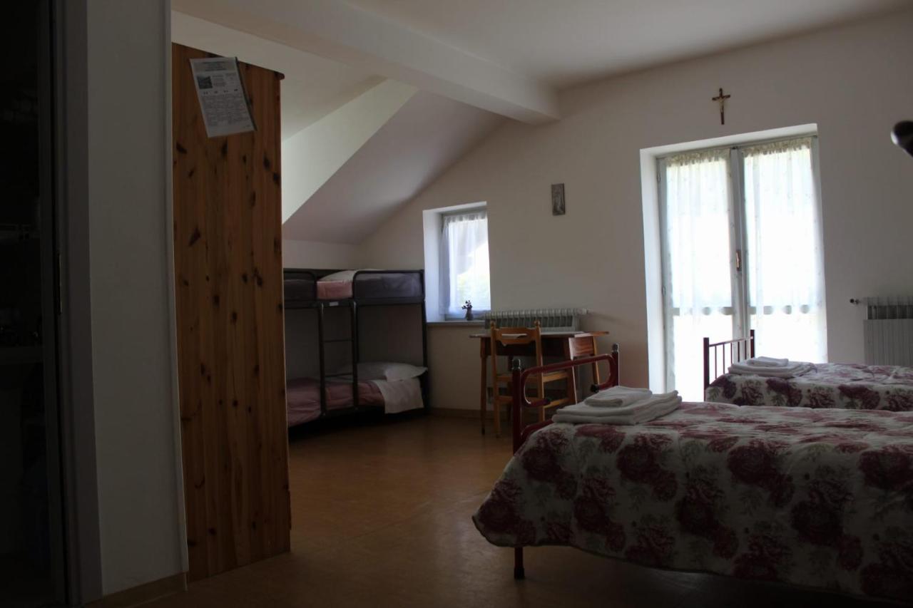 Hotel Casa Per Ferie Beatorosaz à Césane Extérieur photo