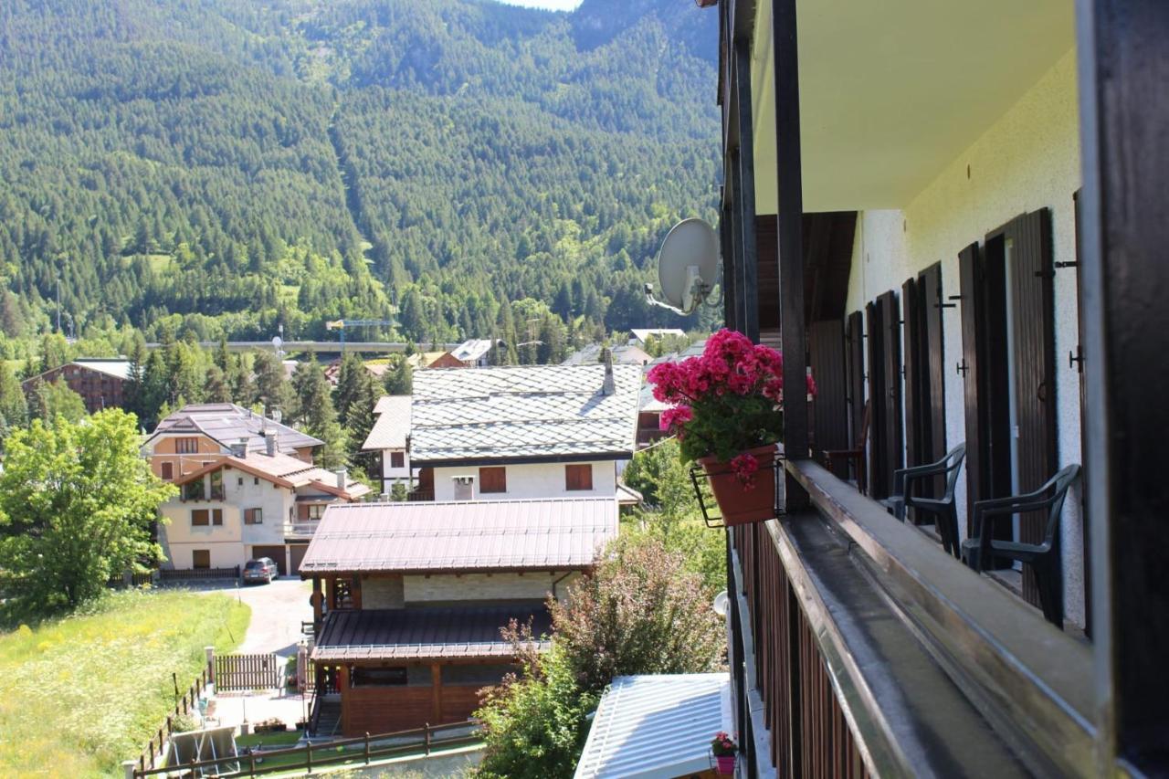 Hotel Casa Per Ferie Beatorosaz à Césane Extérieur photo