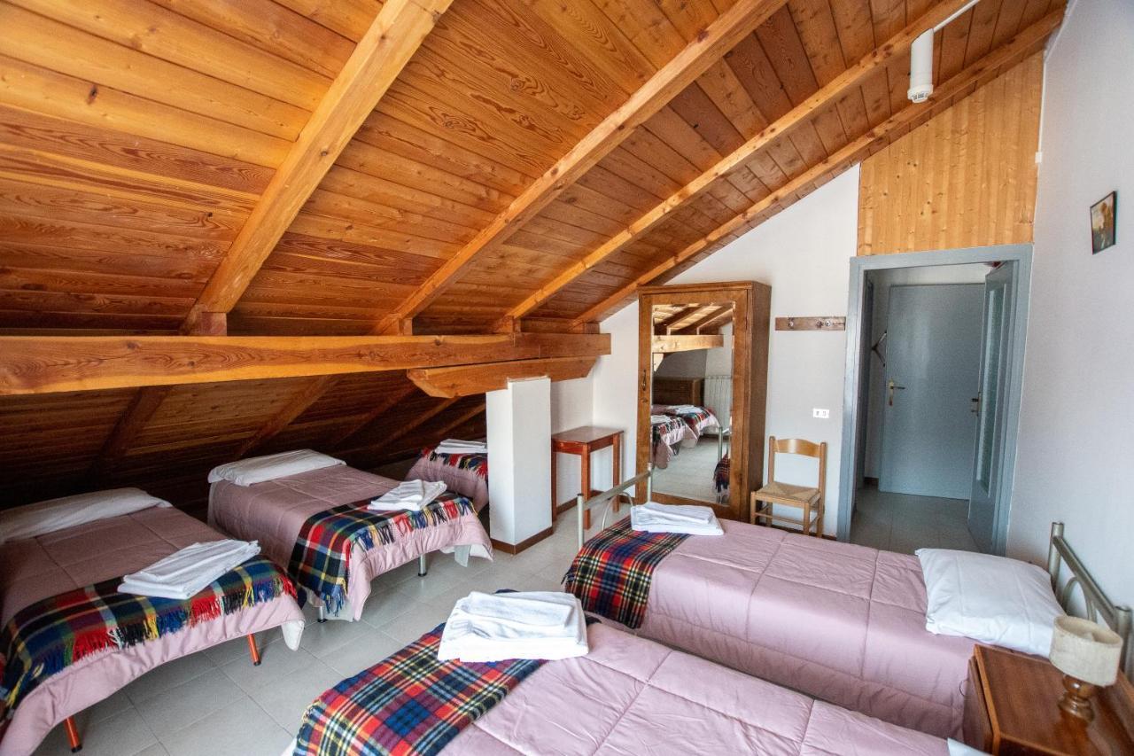 Hotel Casa Per Ferie Beatorosaz à Césane Extérieur photo