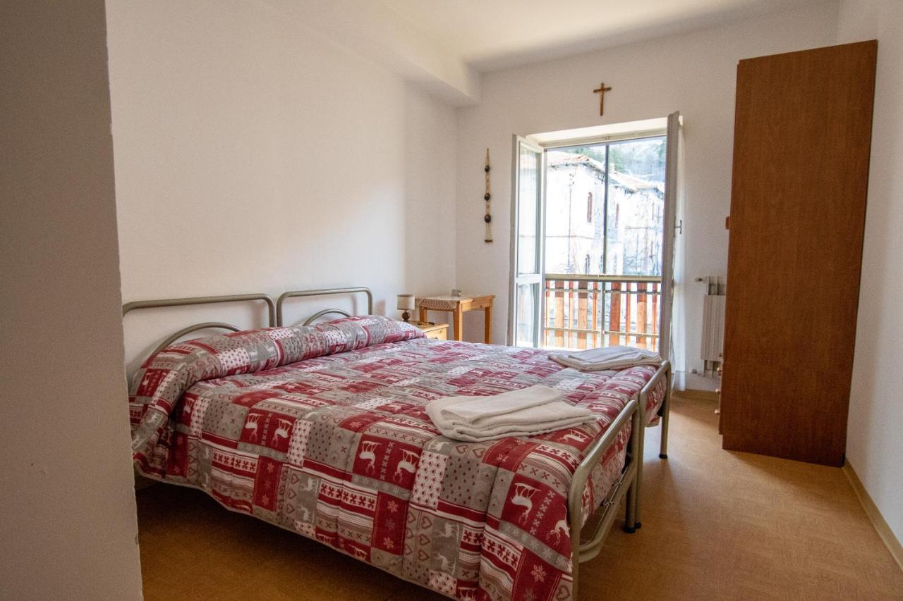 Hotel Casa Per Ferie Beatorosaz à Césane Extérieur photo