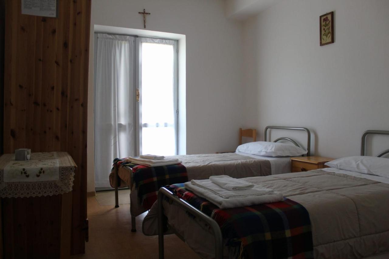 Hotel Casa Per Ferie Beatorosaz à Césane Extérieur photo