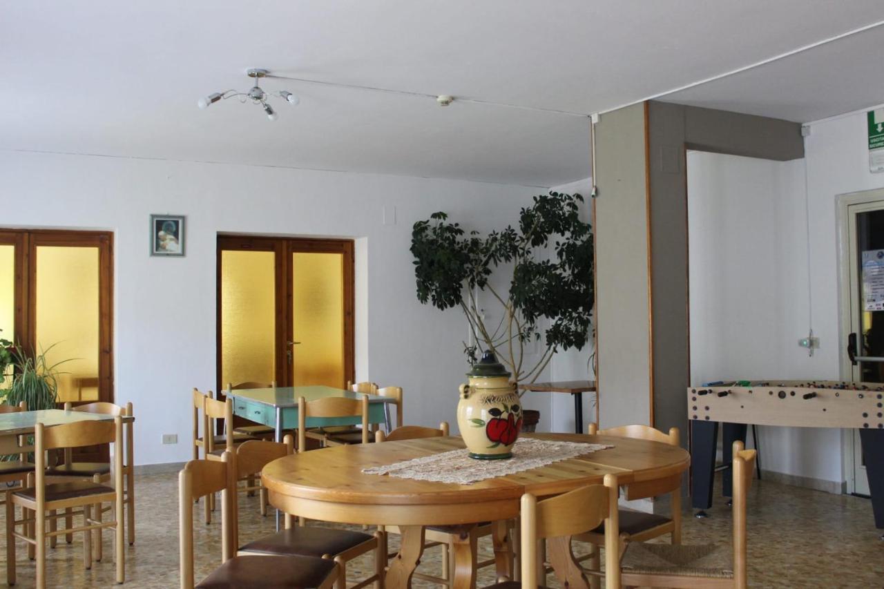 Hotel Casa Per Ferie Beatorosaz à Césane Extérieur photo