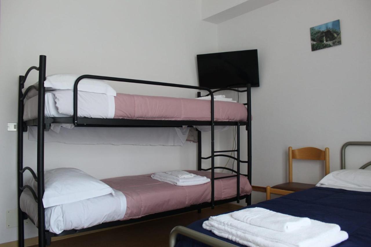 Hotel Casa Per Ferie Beatorosaz à Césane Extérieur photo