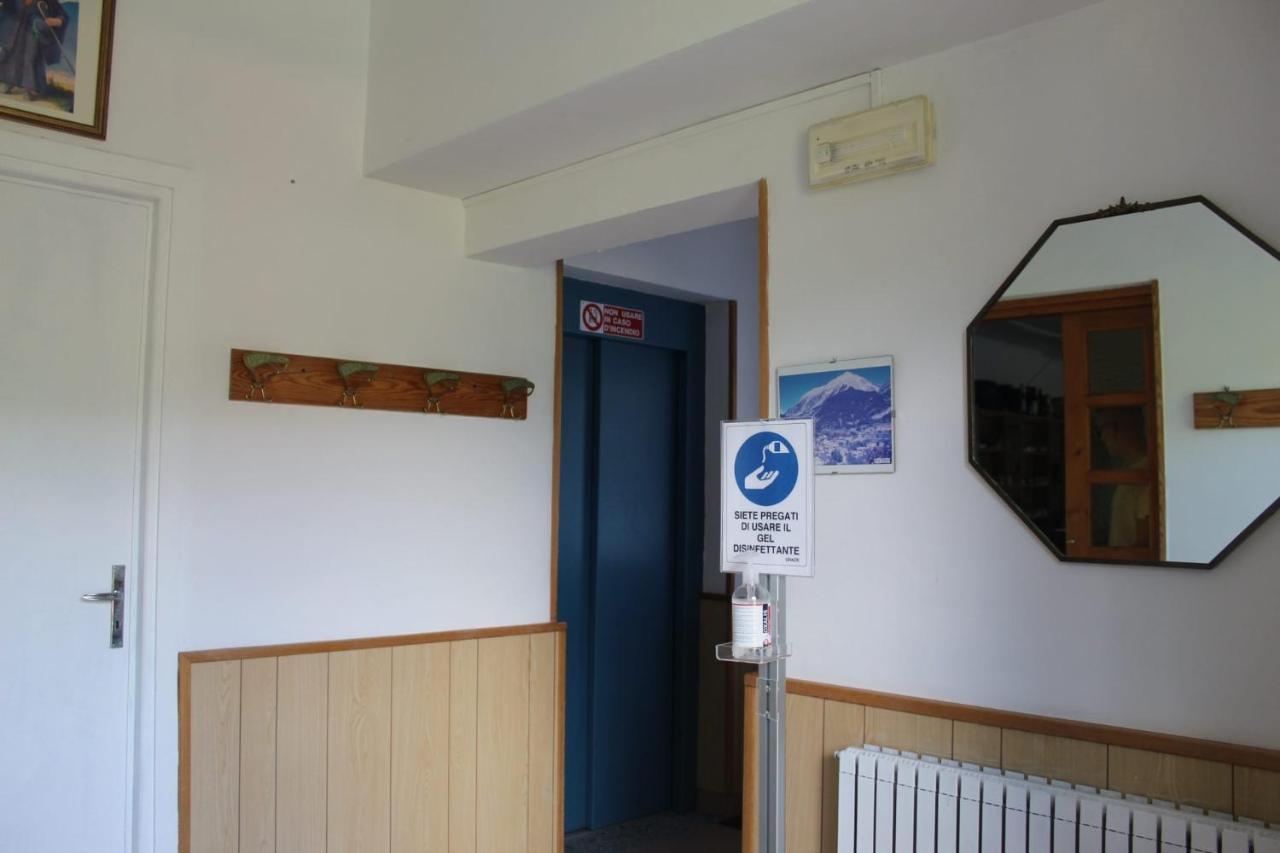 Hotel Casa Per Ferie Beatorosaz à Césane Extérieur photo