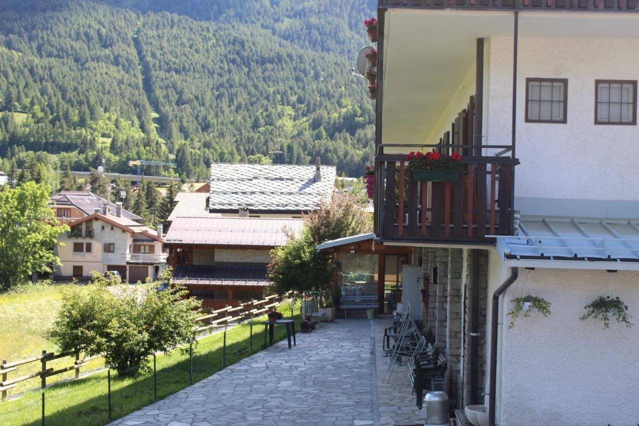 Hotel Casa Per Ferie Beatorosaz à Césane Extérieur photo