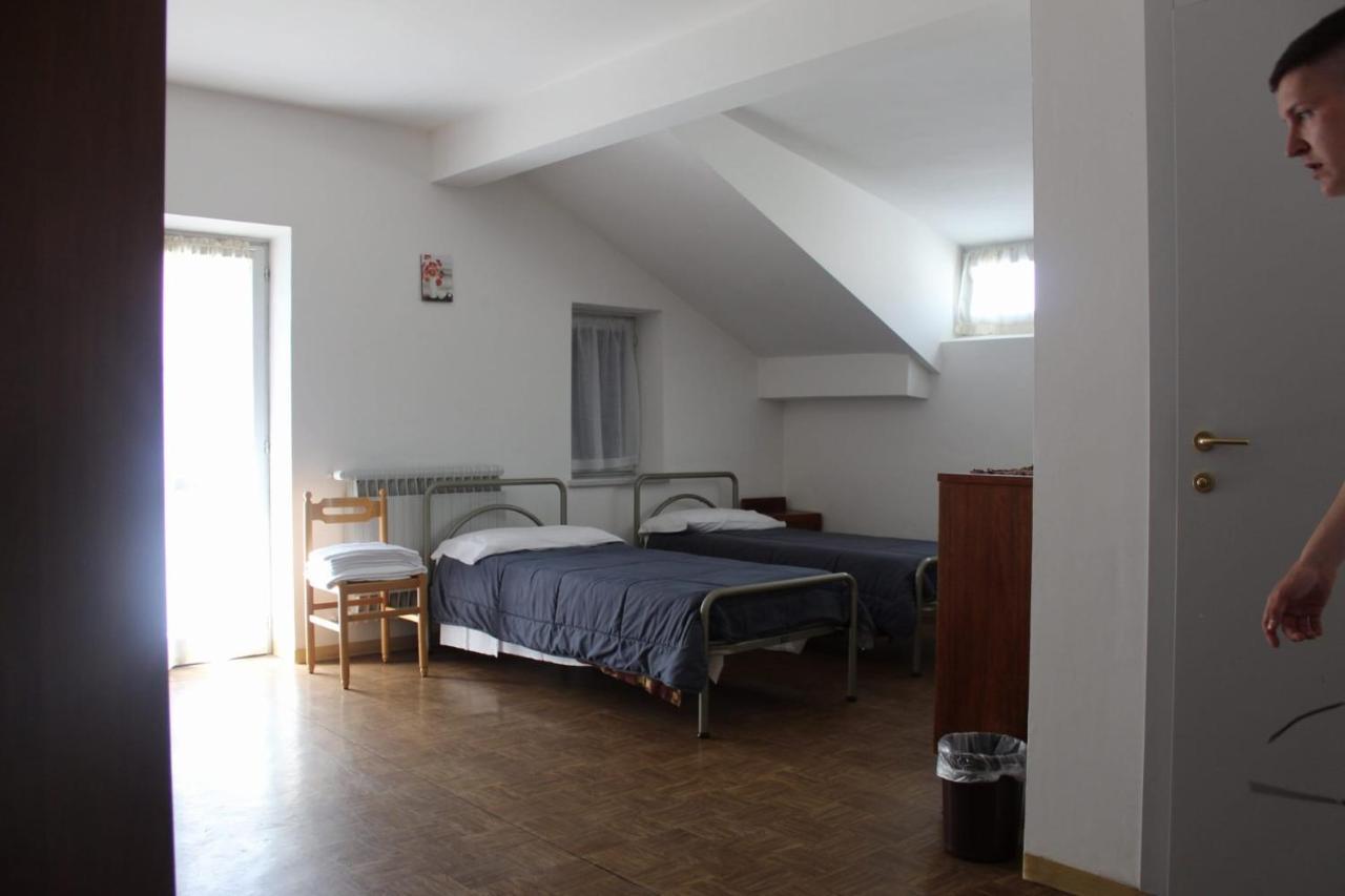 Hotel Casa Per Ferie Beatorosaz à Césane Extérieur photo