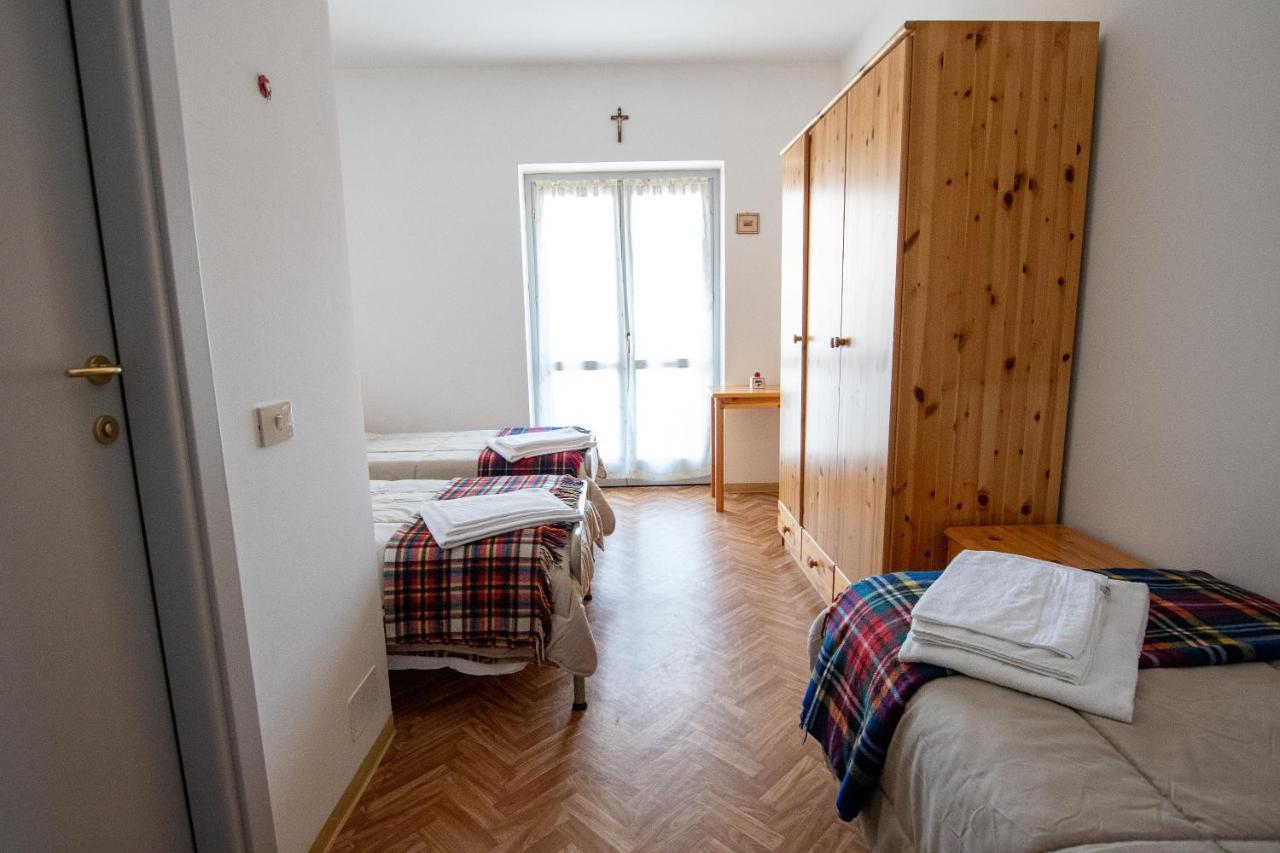 Hotel Casa Per Ferie Beatorosaz à Césane Extérieur photo
